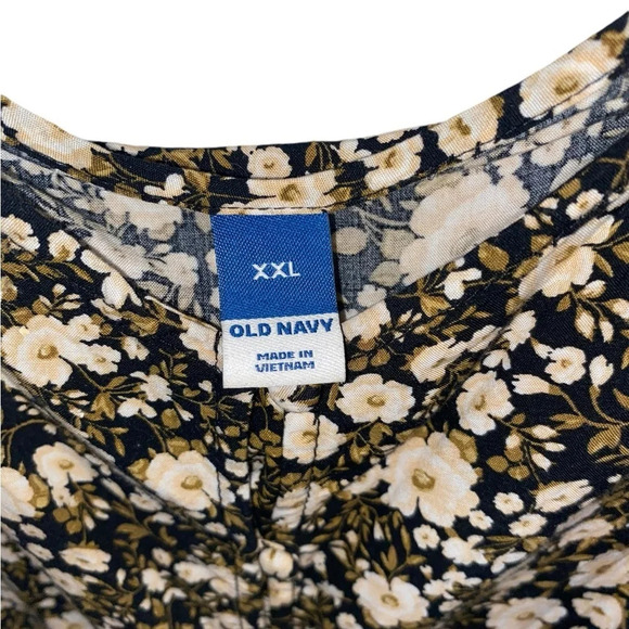 Old Navy black and cream floral tank top - Picture 7 of 11